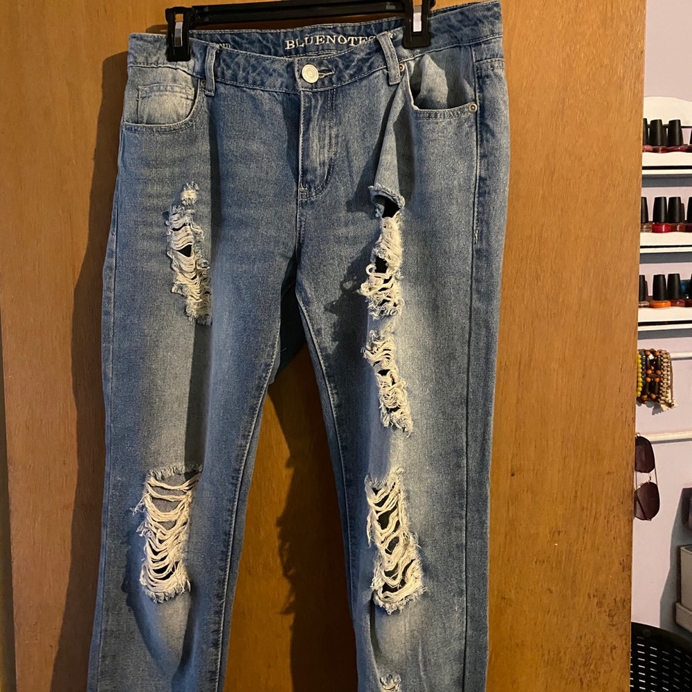 Trendy Distressed Boyfriend Jeans